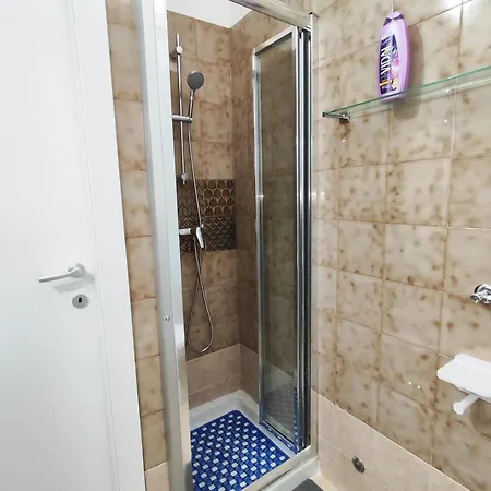 Oltremodo Apartment *